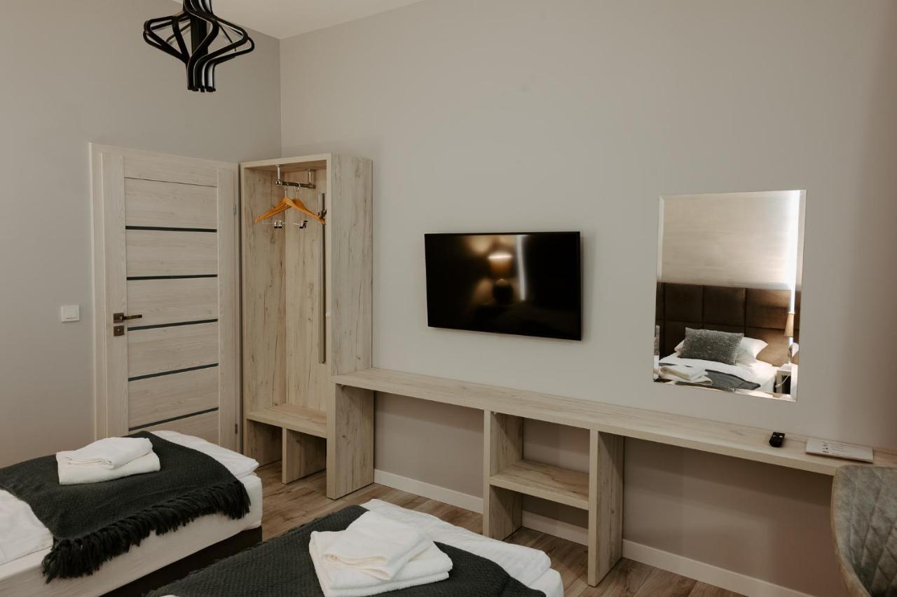 Apartamenty I Pokoje Inforespark Пшемишъл Екстериор снимка